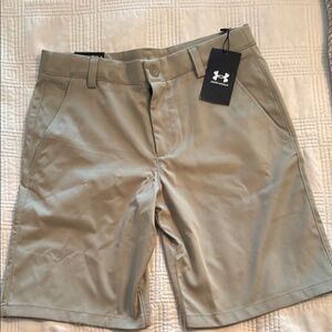 Under Armour Tan Cargo Shorts with Versatile Design